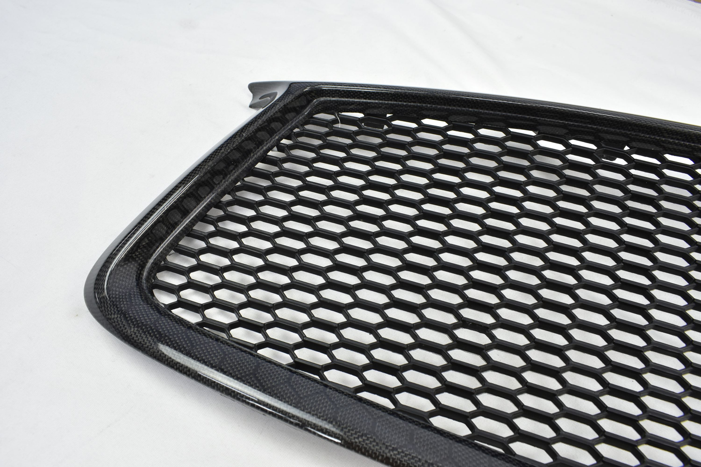 Q50-Q60 carbonfiber front grill